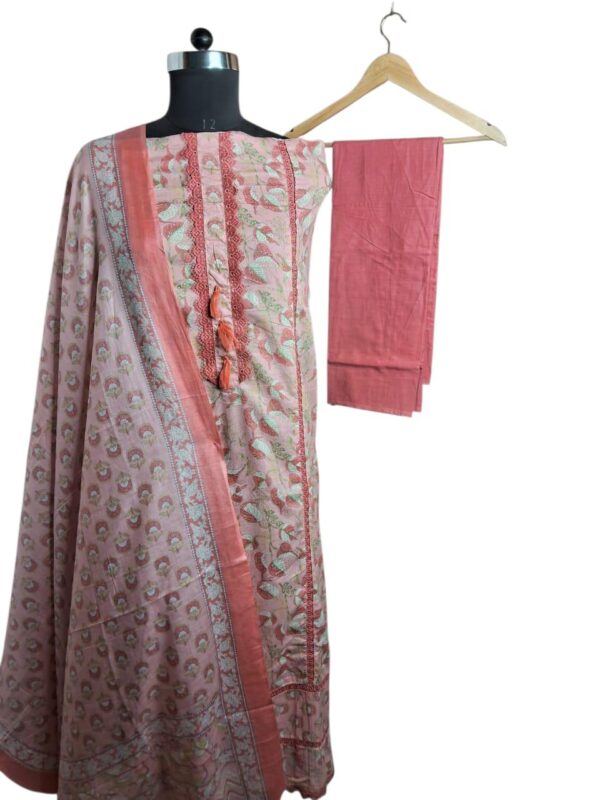 Printed peach Cotton Suit with Lace work printed Dupatta With Plain Bottom